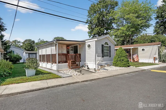 $120,000 | 4 South Drive, East Windsor, NJ 08520