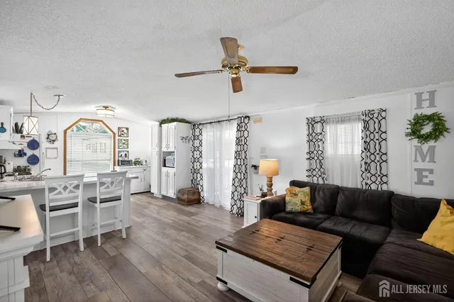 $120,000 | 4 South Drive, East Windsor, NJ 08520