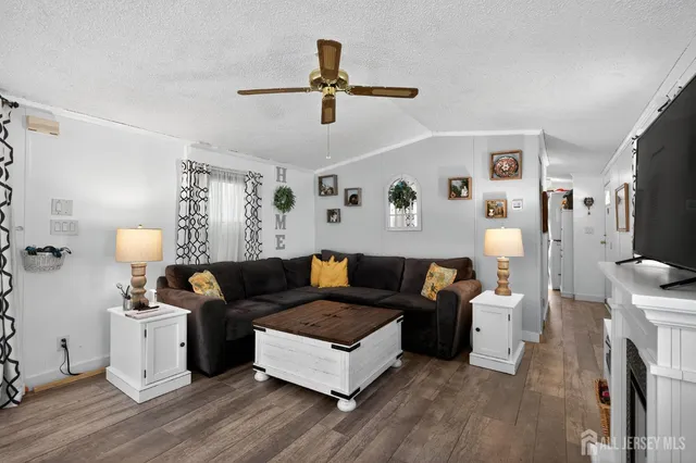 $120,000 | 4 South Drive, East Windsor, NJ 08520