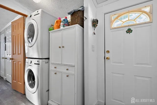 $120,000 | 4 South Drive, East Windsor, NJ 08520