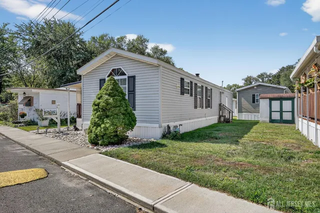 $120,000 | 4 South Drive, East Windsor, NJ 08520