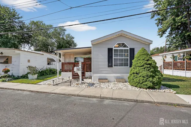 $120,000 | 4 South Drive, East Windsor, NJ 08520