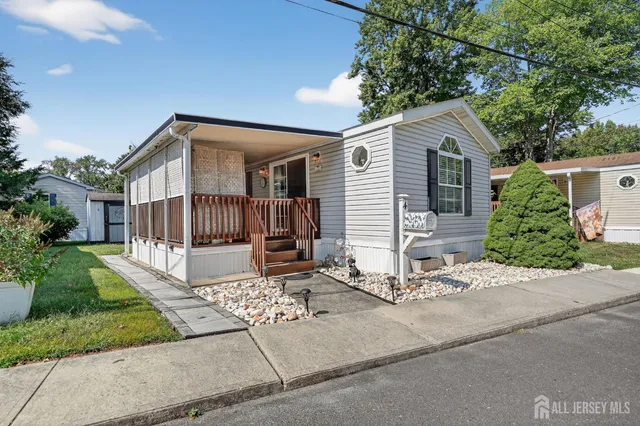 $120,000 | 4 South Drive, East Windsor, NJ 08520