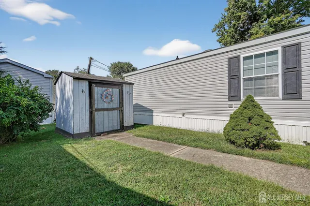 $120,000 | 4 South Drive, East Windsor, NJ 08520