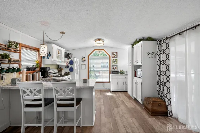 $120,000 | 4 South Drive, East Windsor, NJ 08520