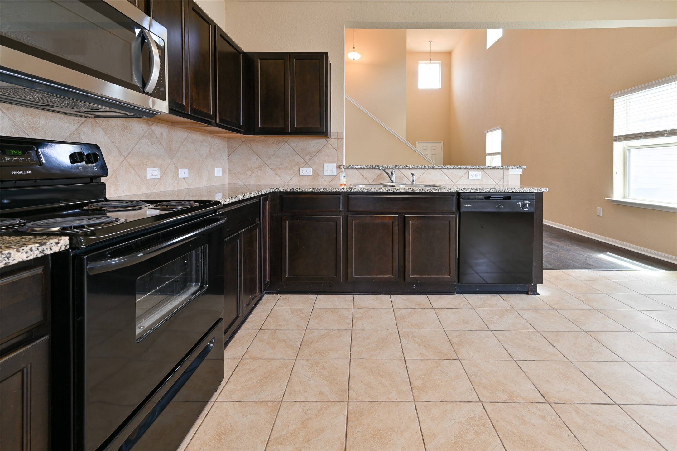 613 Pinnacle Drive Georgetown, TX 78626 - Photo 11 of 33