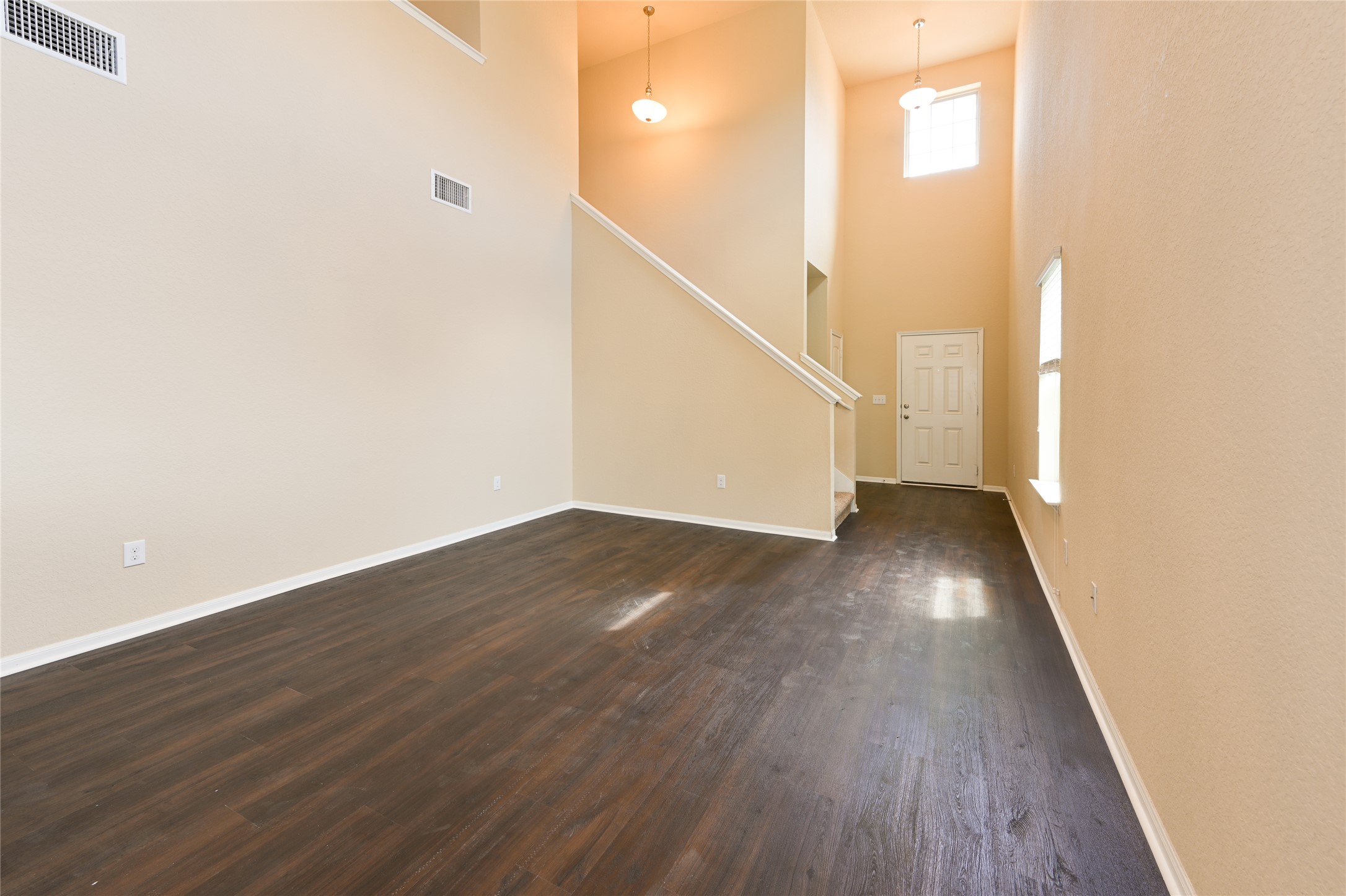 613 Pinnacle Drive Georgetown, TX 78626 - Photo 4 of 33