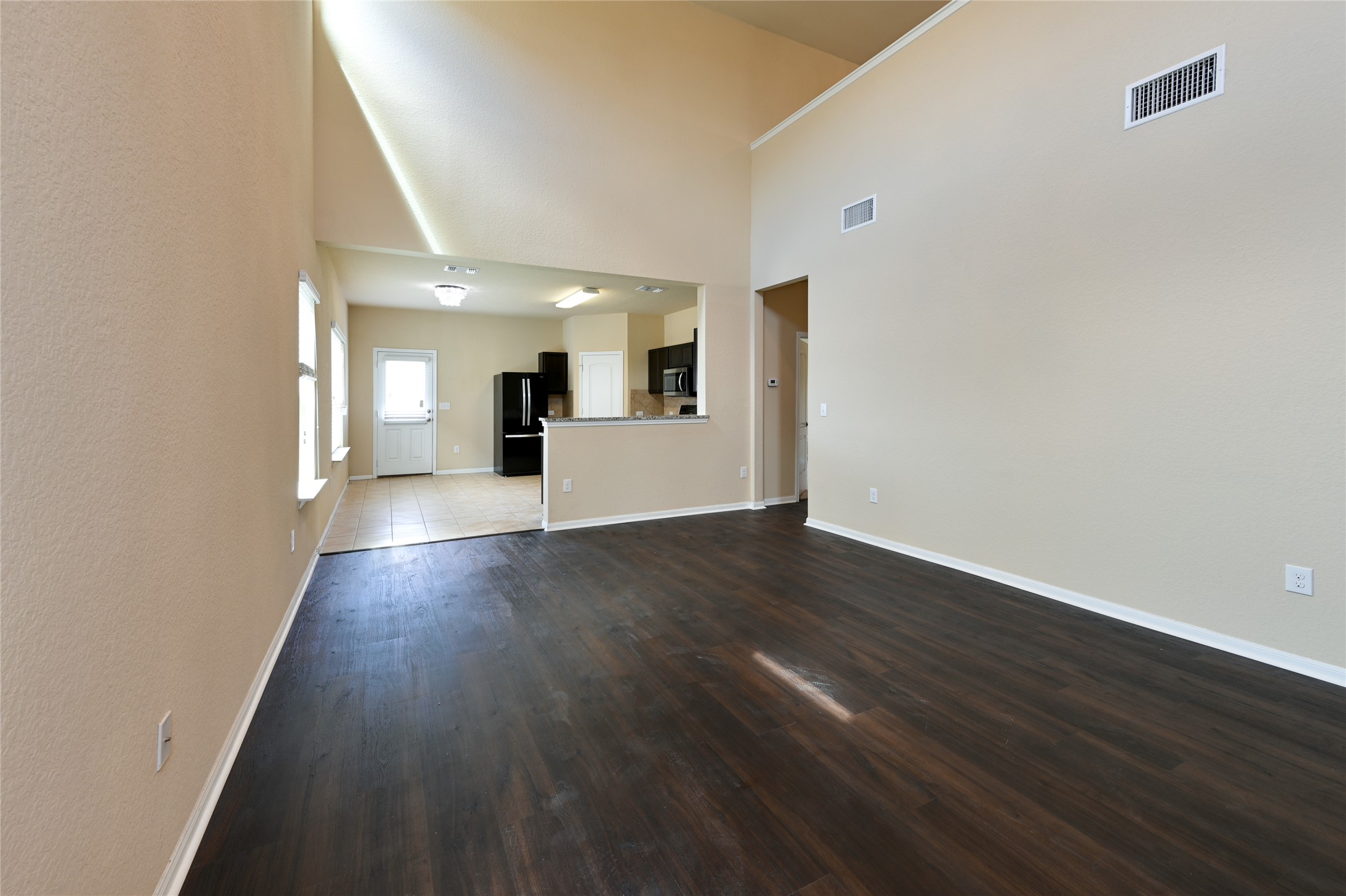 613 Pinnacle Drive Georgetown, TX 78626 - Photo 5 of 33