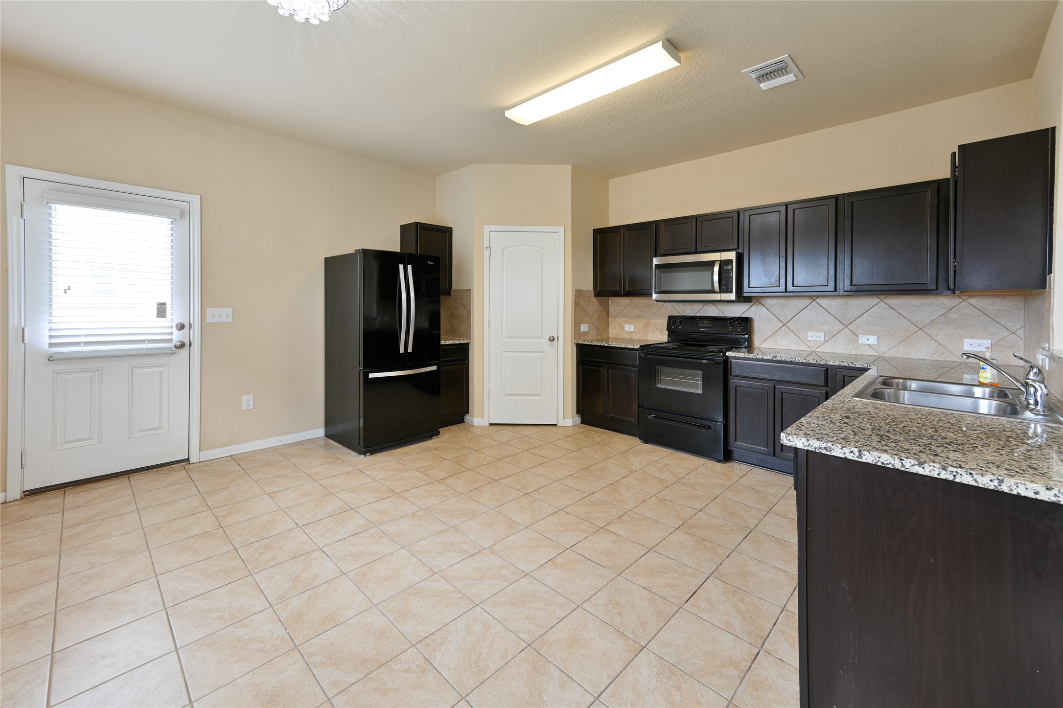 613 Pinnacle Drive Georgetown, TX 78626 - Photo 7 of 33