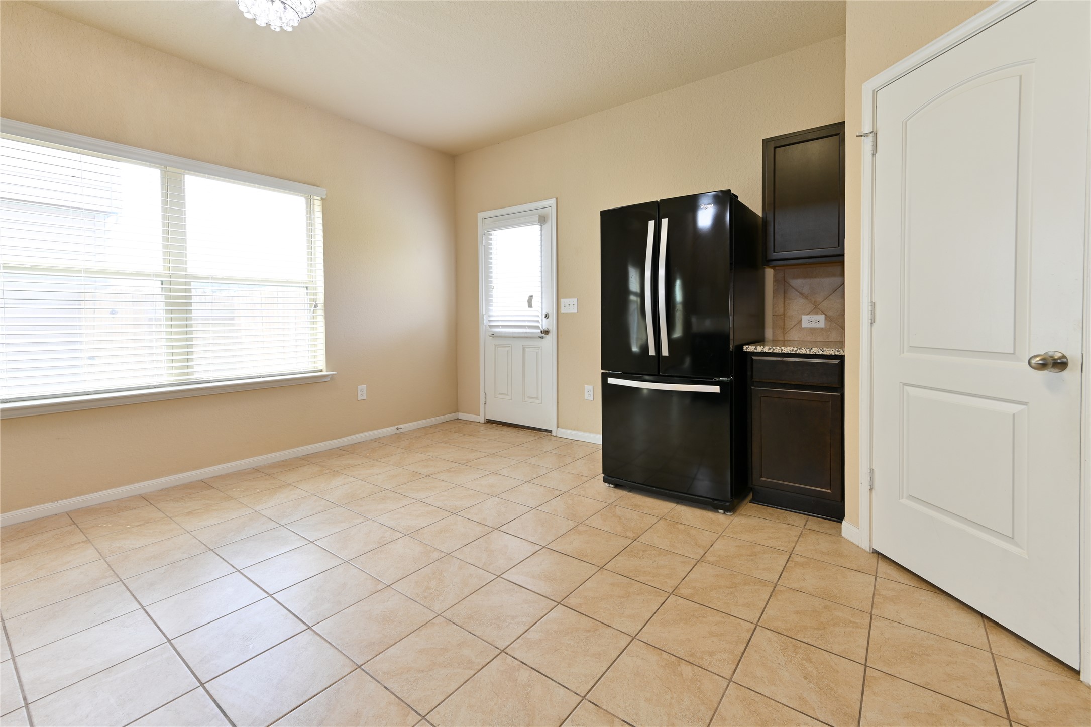 613 Pinnacle Drive Georgetown, TX 78626 - Photo 10 of 33