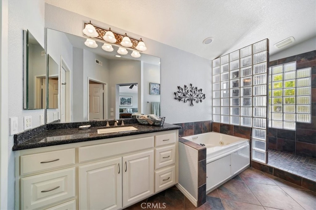 16701 Lake Knoll Parkway Riverside, CA 92503 - Photo 17 of 35