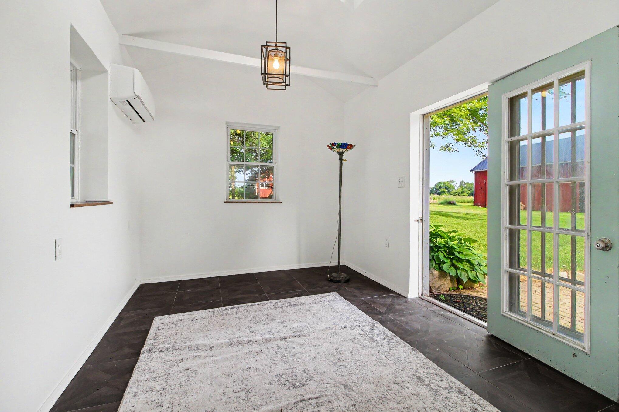2663 North Harris Road Ypsilanti, MI 48198 - Photo 9 of 29 009_file_7601