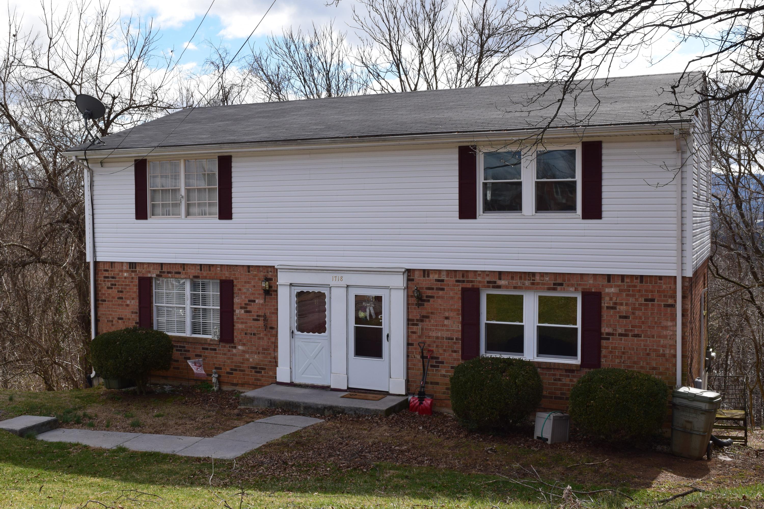 1718 Pomeroy Road Salem, VA 24153 - Photo 1 of 22 Front View