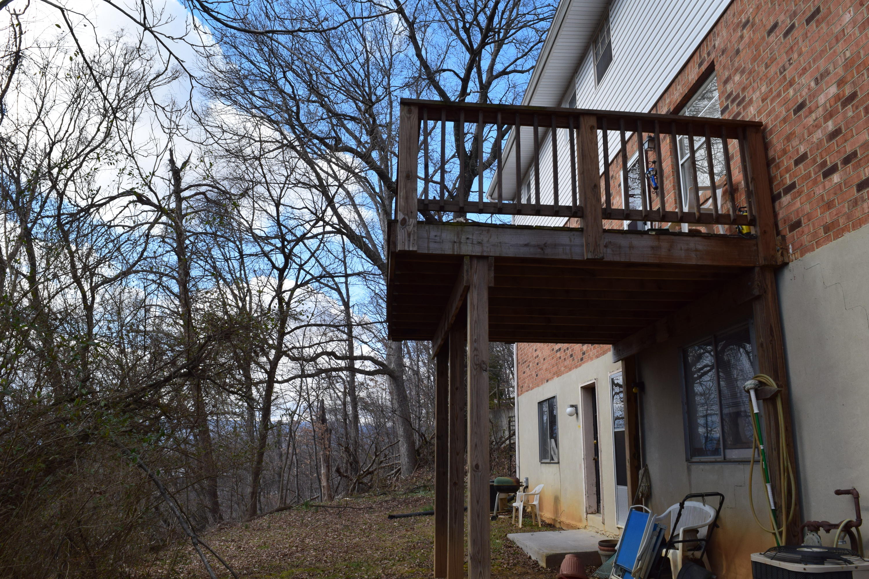 1718 Pomeroy Road Salem, VA 24153 - Photo 17 of 22 Deck off Kitchen