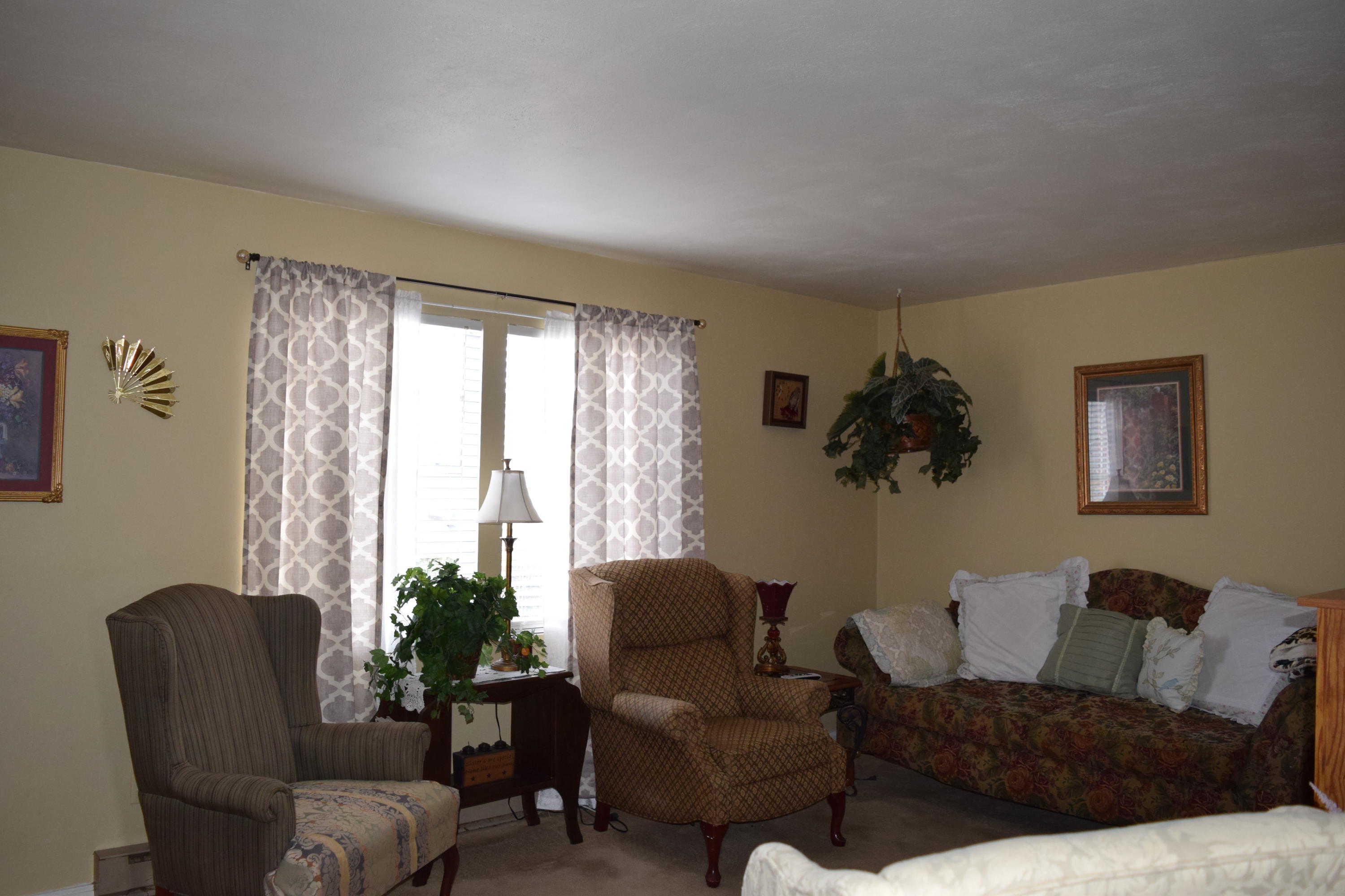 1718 Pomeroy Road Salem, VA 24153 - Photo 5 of 22 Living Room