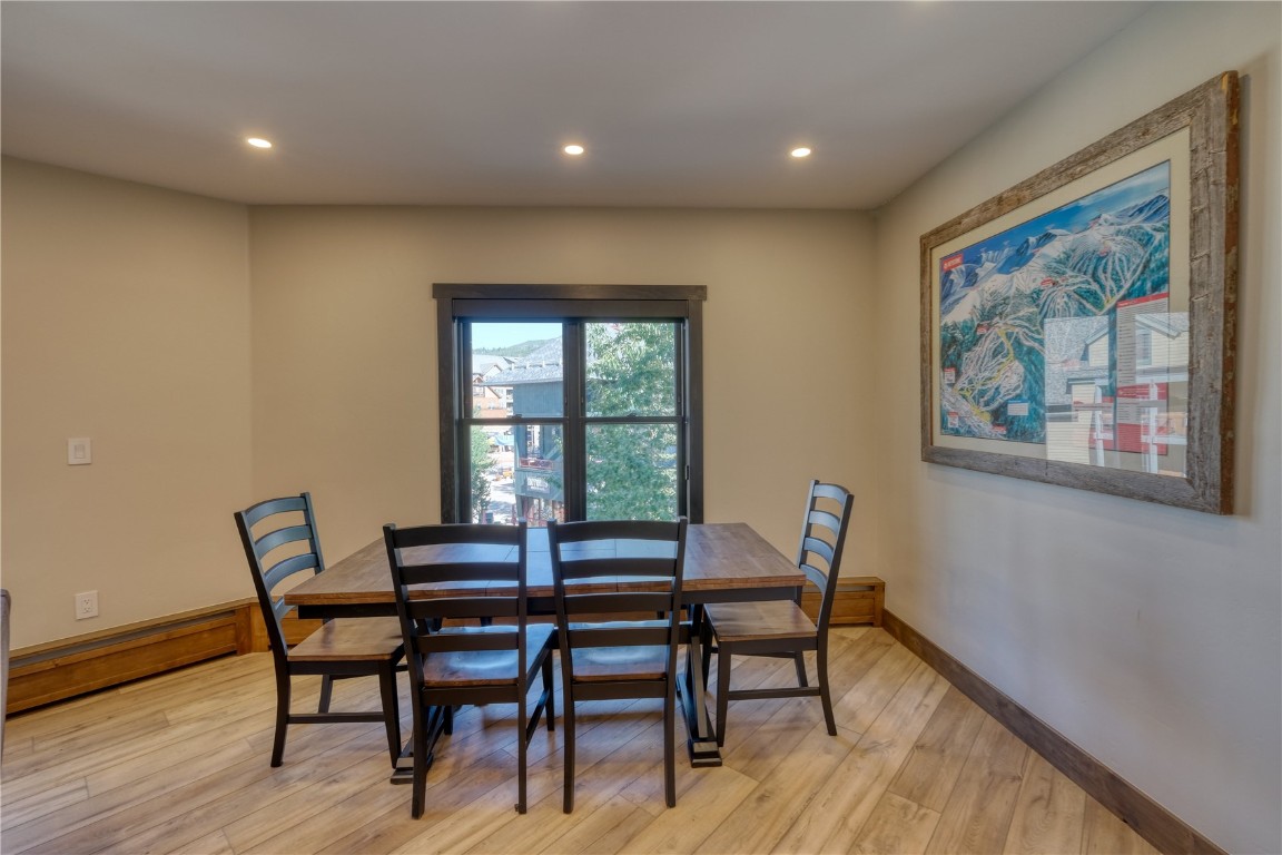 195 River Run Road, Unit 8013 Keystone, CO 80435 - Photo 8 of 38 Dining area