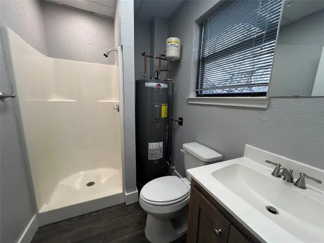 $1,295 | 919 South Carroll Boulevard, Unit 200, Denton, TX 76201