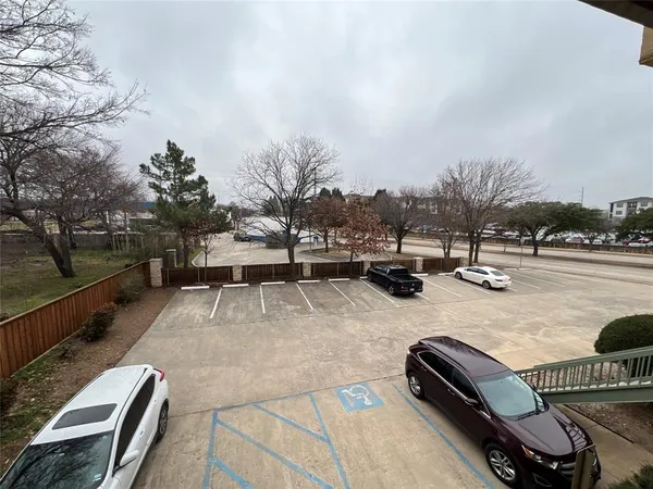 $1,295 | 919 South Carroll Boulevard, Unit 200, Denton, TX 76201