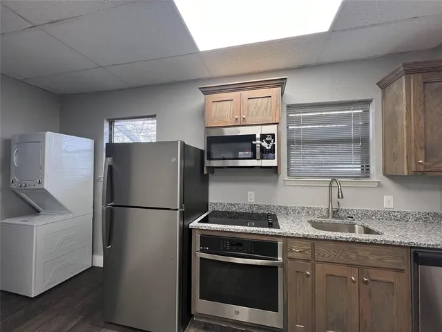 $1,295 | 919 South Carroll Boulevard, Unit 200, Denton, TX 76201