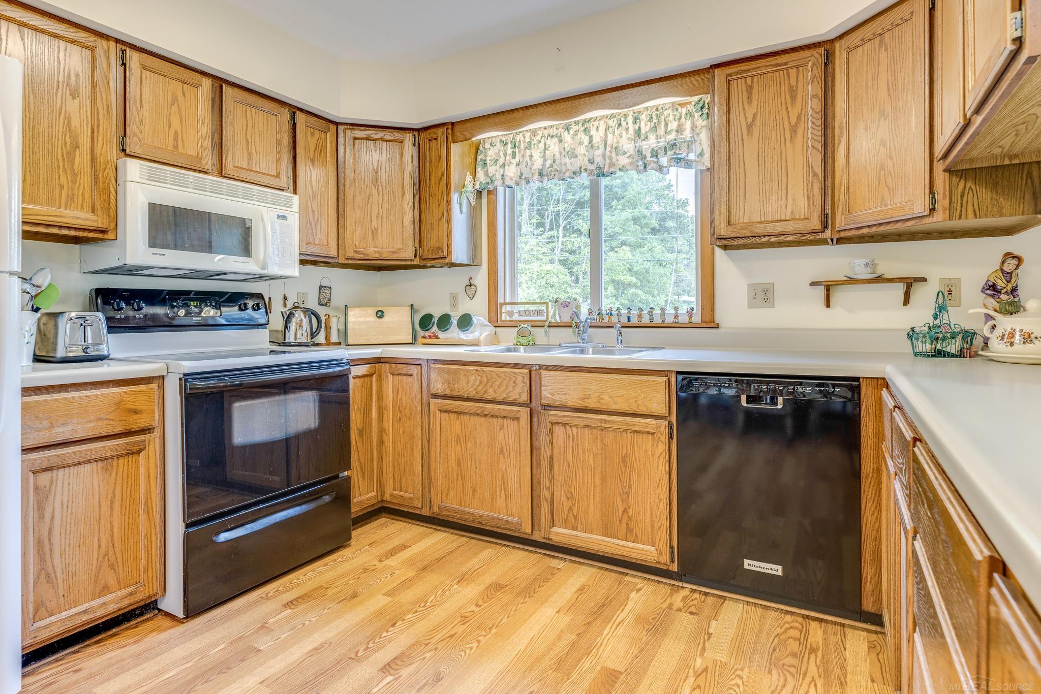 7727 Countryside Road Lexington, MI 48450 - Photo 16 of 40