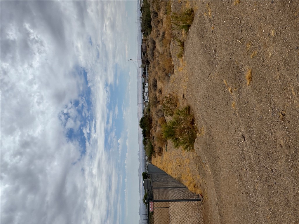 3221 Tooman Road Golden Valley, AZ 86413 - Photo 4 of 9 Gallery Image 4