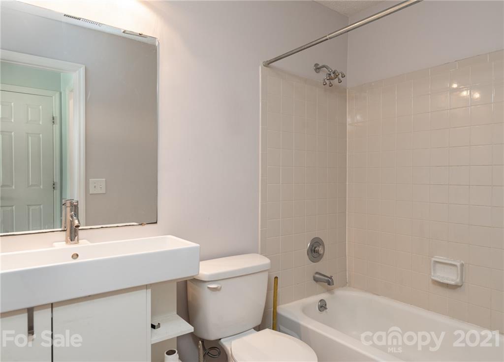 19839 Henderson Road, Unit B Cornelius, NC 28031 - Photo 11 of 22 Gallery Image 11