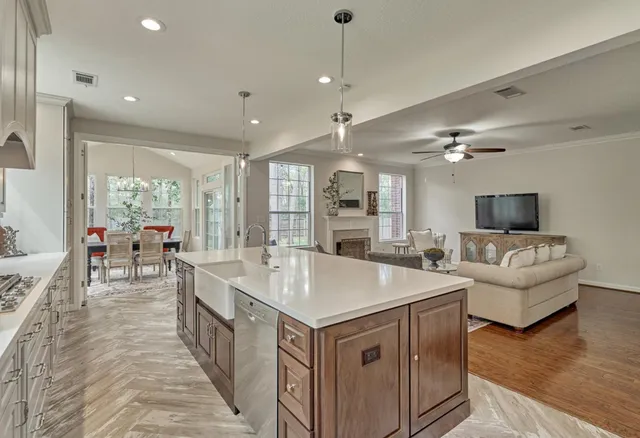 $3,700 | 47 Firethorn Place, The Woodlands, TX 77382