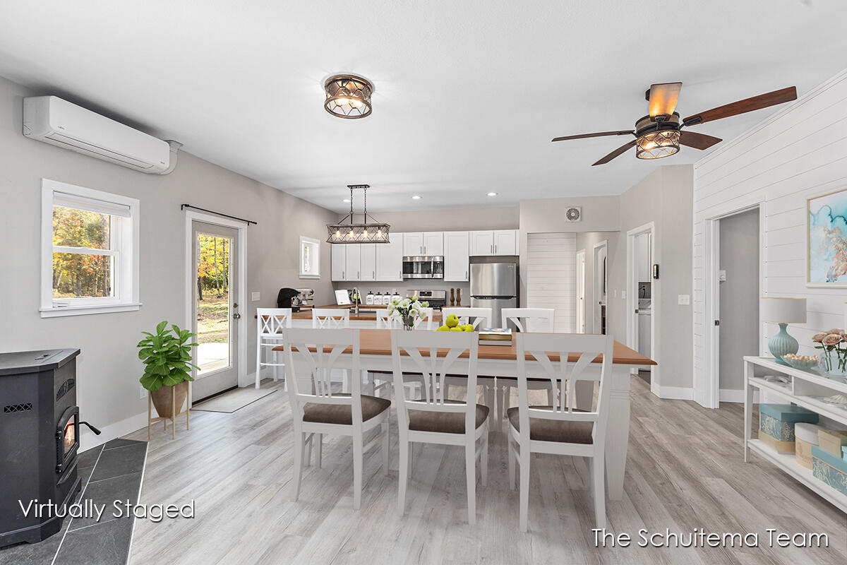 8232 Holton Road Holton, MI 49425 - Photo 14 of 56 DiningRoom