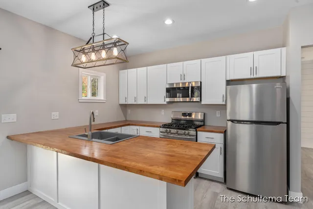 $460,000 | 8232 Holton Road, Holton, MI 49425