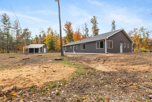 $460,000 | 8232 Holton Road, Holton, MI 49425