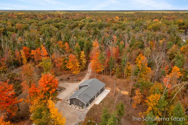 $460,000 | 8232 Holton Road, Holton, MI 49425