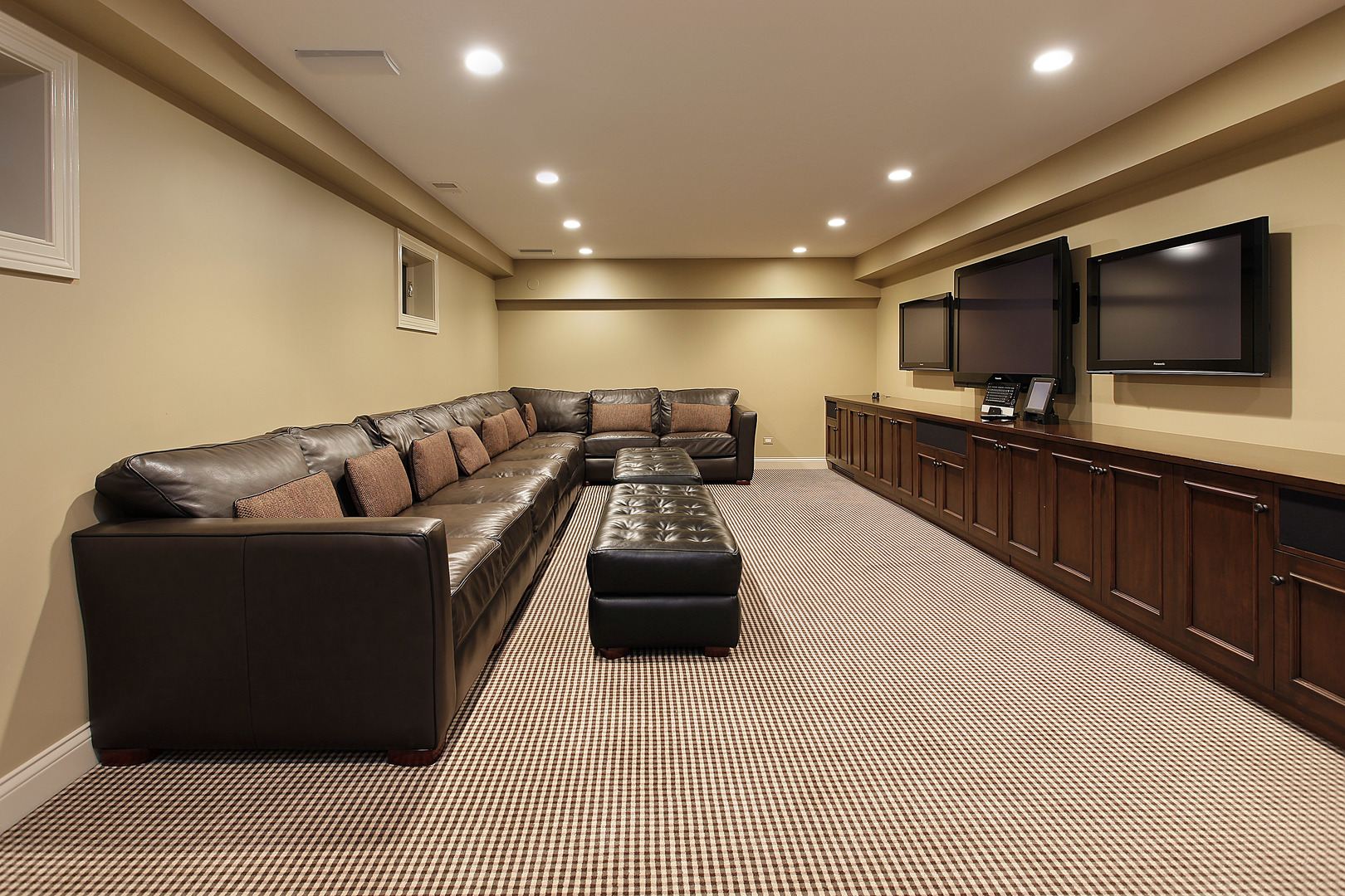 1085 Green Bay Road Glencoe, IL 60022 - Photo 14 of 24 a living room with furniture and a flat screen tv