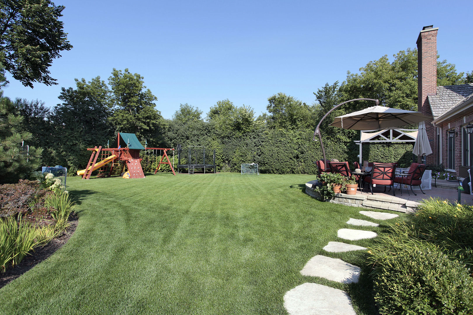 1085 Green Bay Road Glencoe, IL 60022 - Photo 18 of 24 a view of a park with furniture and garden