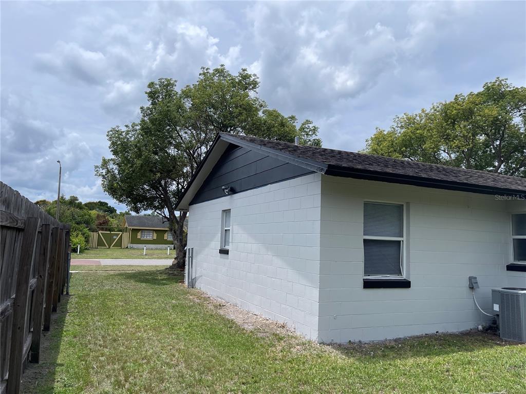 4321 Chateau Road Orlando, FL 32808 - Photo 5 of 26