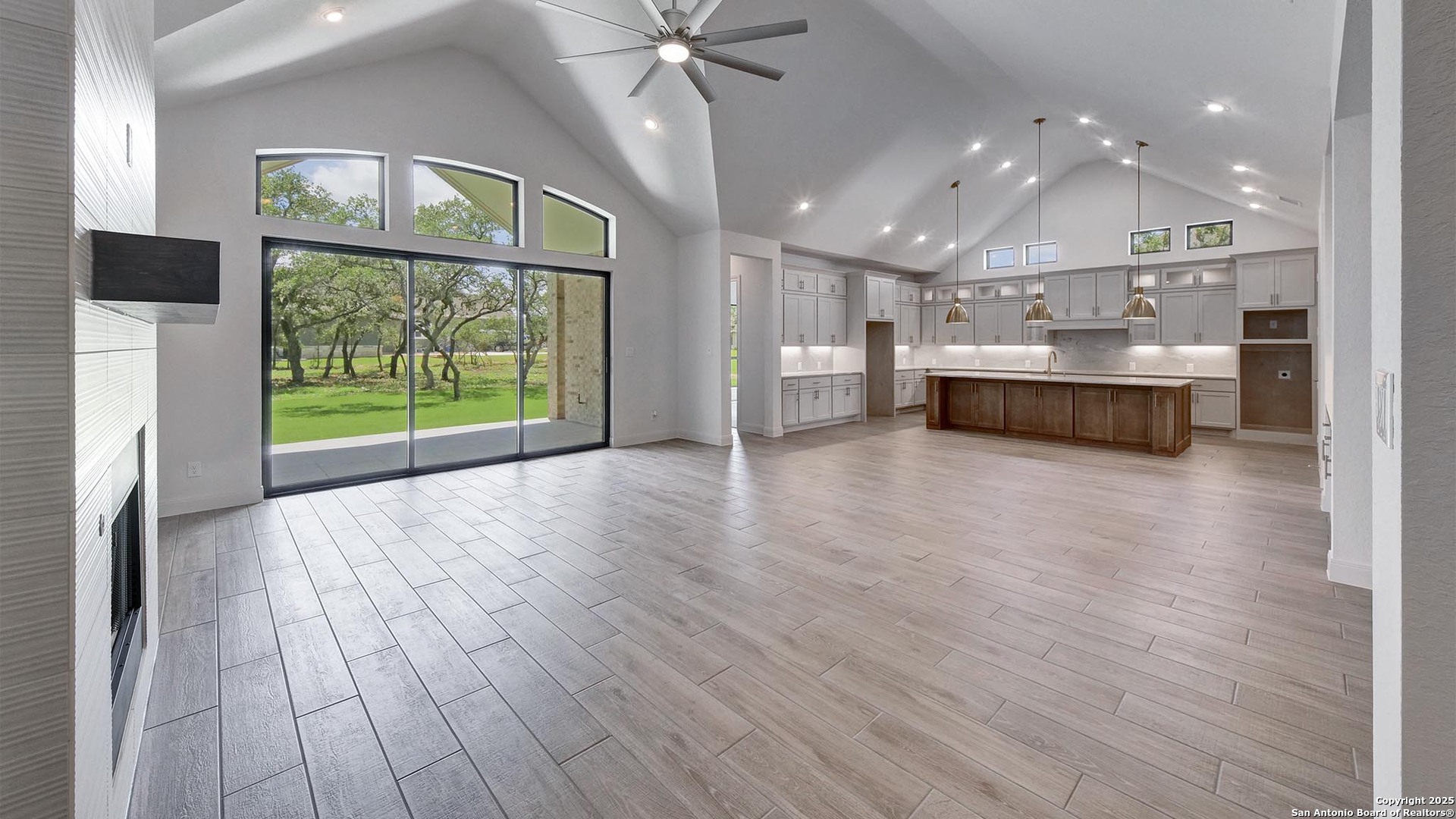 187 Gather Street Castroville, TX 78009 - Photo 4 of 31