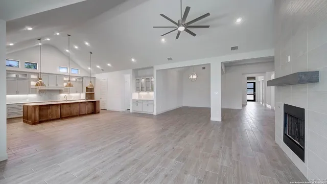 $789,900 | 187 Gather Street, Castroville, TX 78009