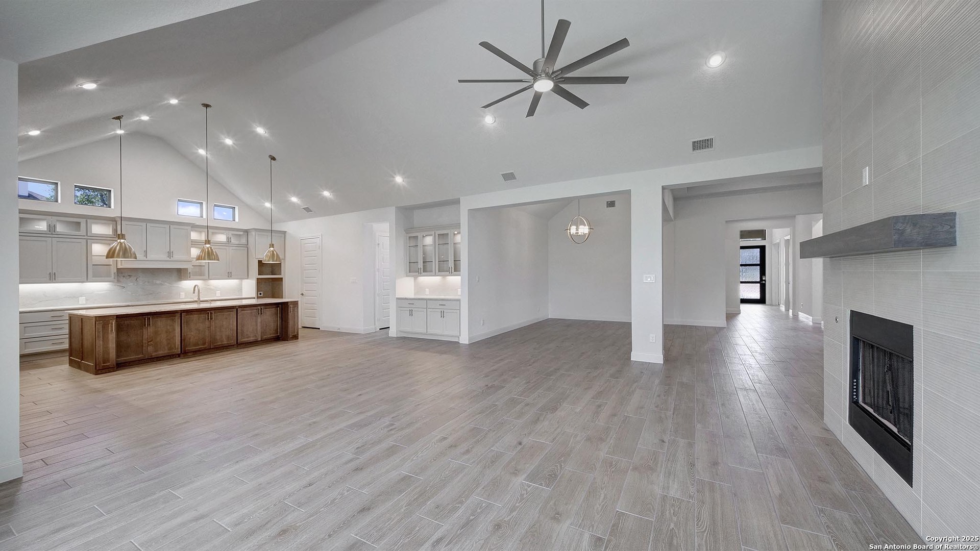 187 Gather Street Castroville, TX 78009 - Photo 5 of 31