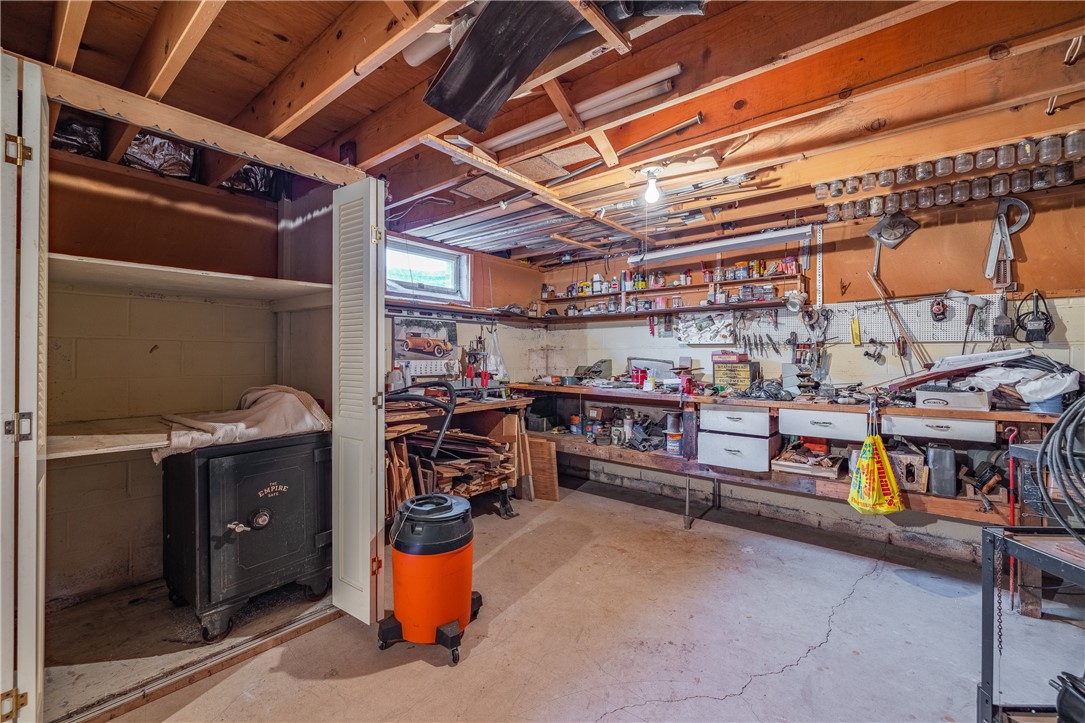 12 Lighthouse Road Parma, NY 14468 - Photo 32 of 49 Safe will stay, owner has the combination. Huge w