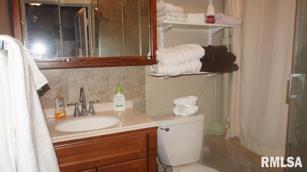 2002 West 4th Street, Unit A Davenport, IA 52802 - Photo 15 of 25