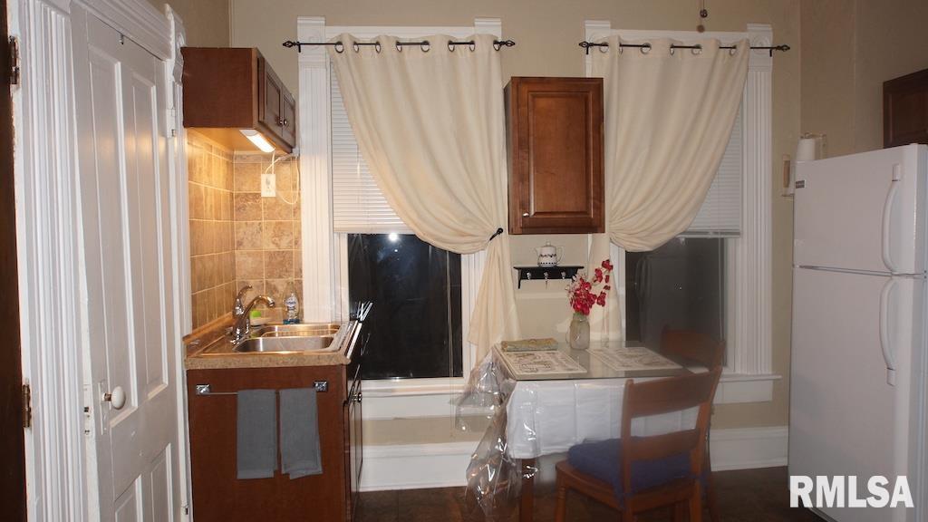 2002 West 4th Street, Unit A Davenport, IA 52802 - Photo 5 of 25