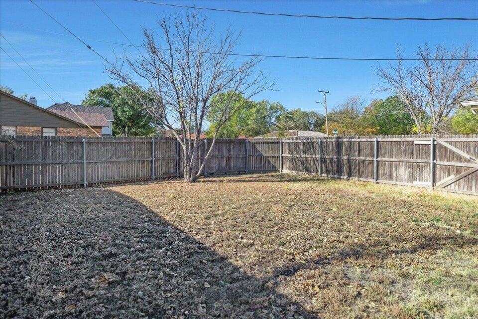 3900 Ozark Trail Amarillo, TX 79109 - Photo 15 of 15 a view of a backyard