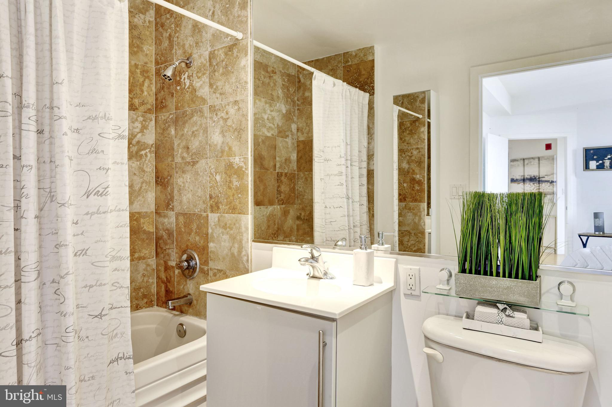 1300 13th Street Northwest, Unit 603 Washington, DC 20005 - Photo 9 of 18 Master Bath