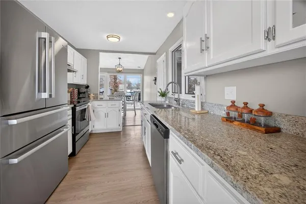 $259,000 | 6 Sunset Lane, Paola, KS 66071