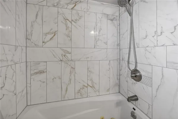 $259,000 | 6 Sunset Lane, Paola, KS 66071