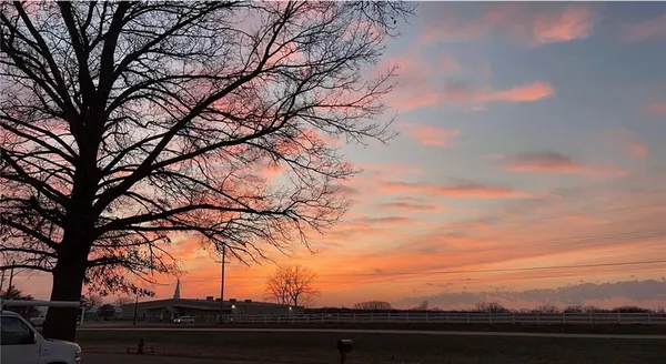 $259,000 | 6 Sunset Lane, Paola, KS 66071