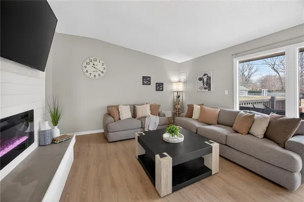 $259,000 | 6 Sunset Lane, Paola, KS 66071