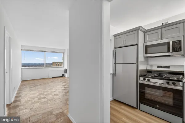 $2,050 | 4515 Willard Avenue, Unit 1917S, Chevy Chase, MD 20815