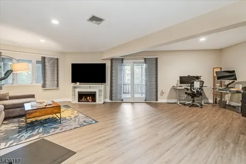$785,000 | 35 Indian Run, Watchung, NJ 07069