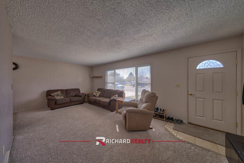 1831 Circle Road Worland, WY 82401 - Photo 4 of 28