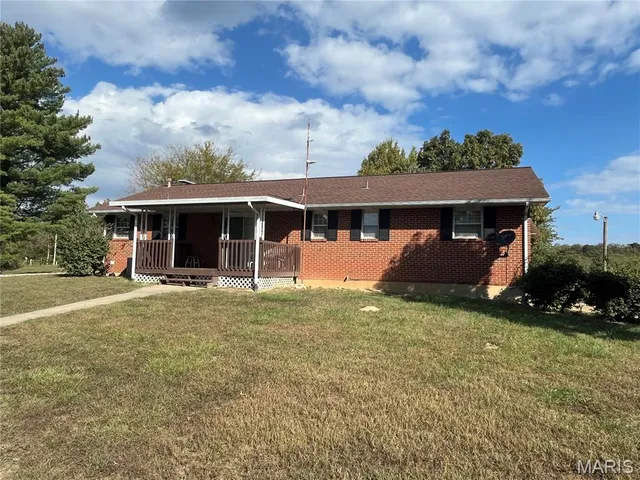 $369,900 | 838 Deer Run Road, Elsberry, MO 63343
